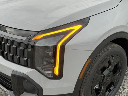 Wolf Gray 2026 Kia Sportage Hybrid X-Line
