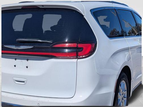 2021 Chrysler Pacifica Touring-L