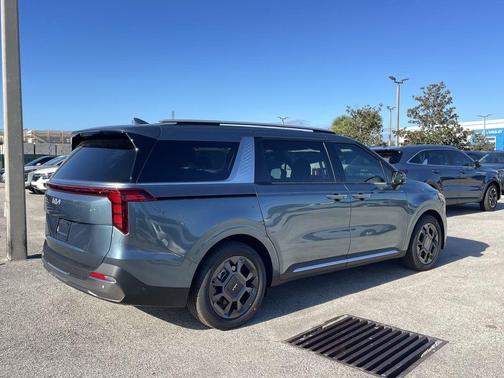 2026 Kia Carnival SX