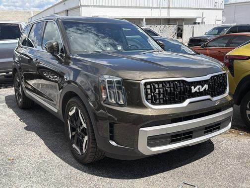 Dark Moss 2023 Kia Telluride EX