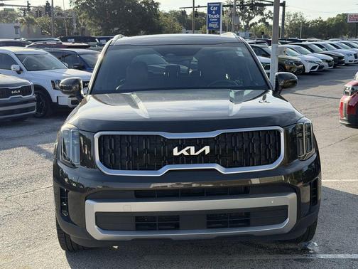 Dark Moss 2023 Kia Telluride EX