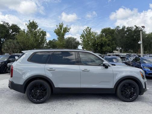 Wolf Gray 2022 Kia Telluride EX