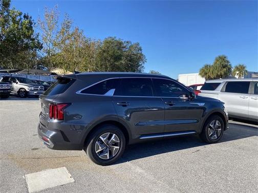 Photo 4 of 35 of 2022 Kia Sorento Hybrid S