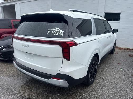 Snow White Pearl 2025 Kia Carnival EX