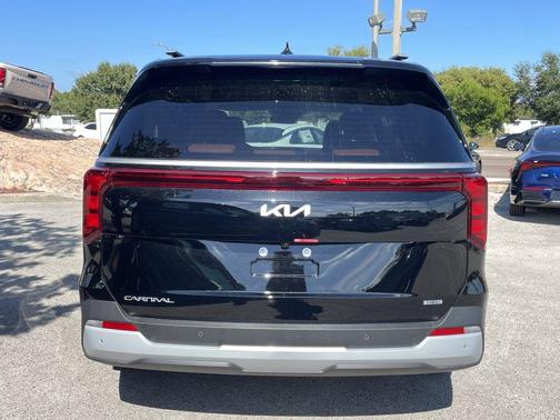 2026 Kia Carnival Hybrid EX