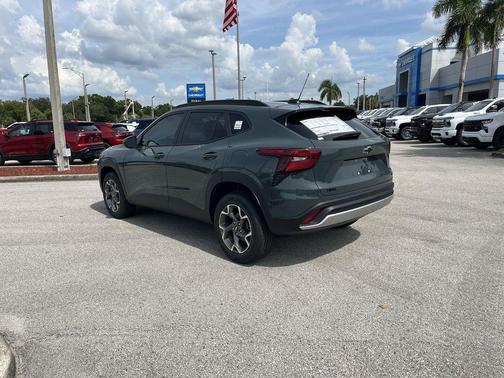 2025 Chevrolet Trax LT