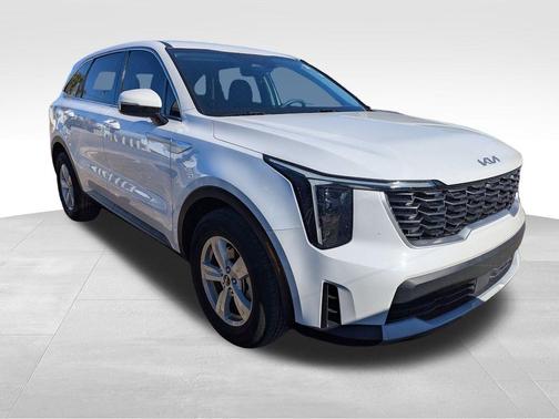 2024 Kia Sorento LX