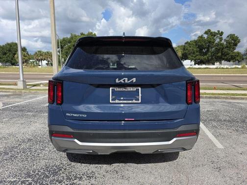 2025 Kia Sorento S