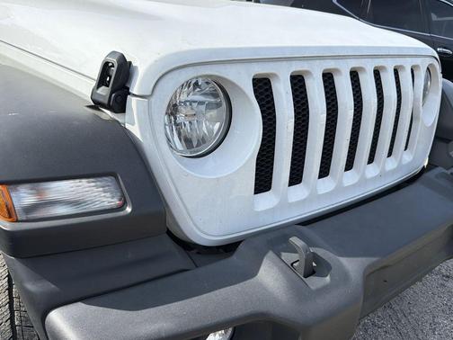 Bright White Clearcoat 2023 Jeep Wrangler Sport