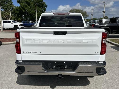 Summit White 2026 Chevrolet Silverado 1500 LT