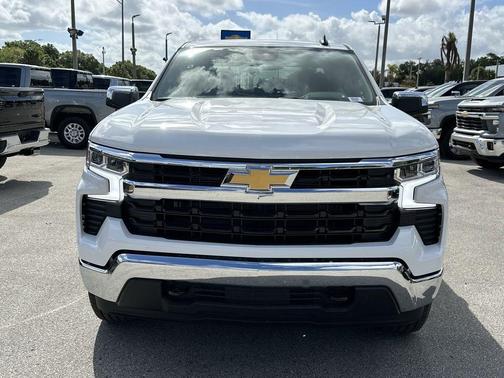 Summit White 2026 Chevrolet Silverado 1500 LT