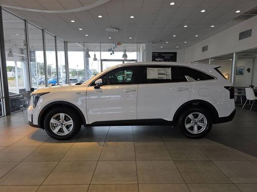 2025 Kia Sorento LX