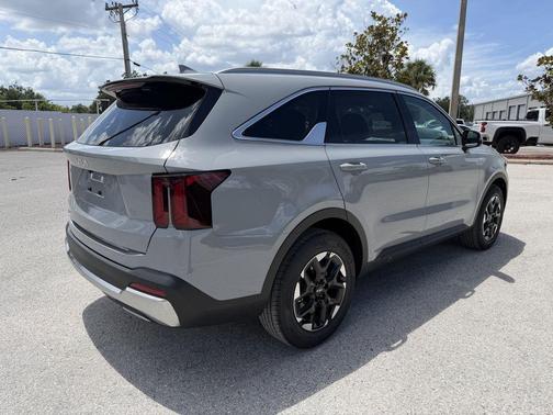 Wolf Gray 2026 Kia Sorento S