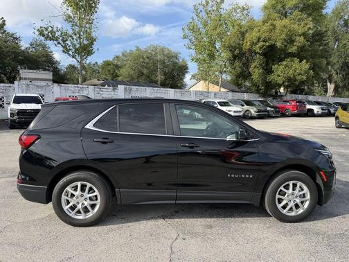 Mosaic Black Metallic 2023 Chevrolet Equinox 1LT