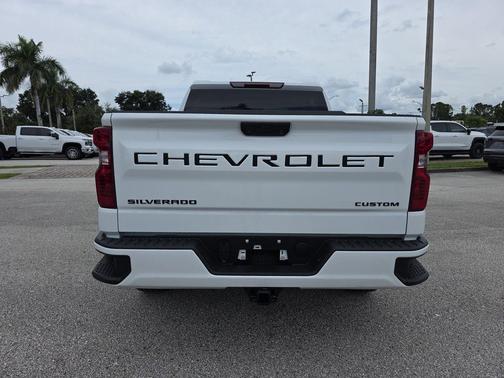 2025 Chevrolet Silverado 1500 Custom