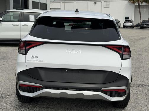 Glacial White Pearl 2023 Kia Sportage EX