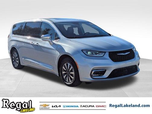 2022 Chrysler Pacifica Hybrid Limited