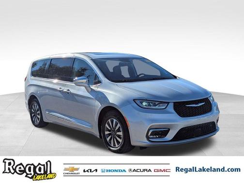 2022 Chrysler Pacifica Hybrid Limited