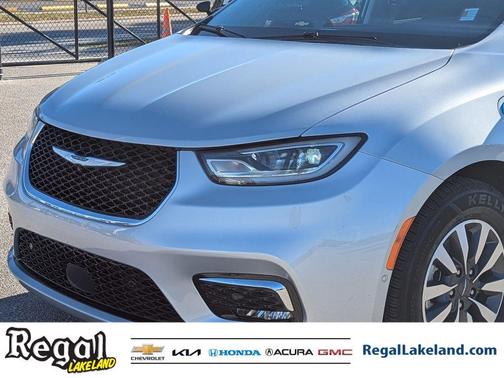 2022 Chrysler Pacifica Hybrid Limited