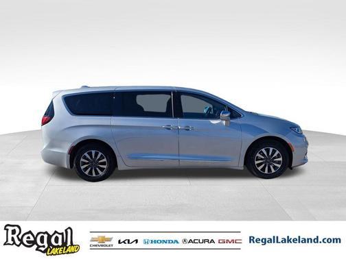 2022 Chrysler Pacifica Hybrid Limited
