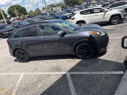 Platinum Graphite 2018 Kia Niro EX