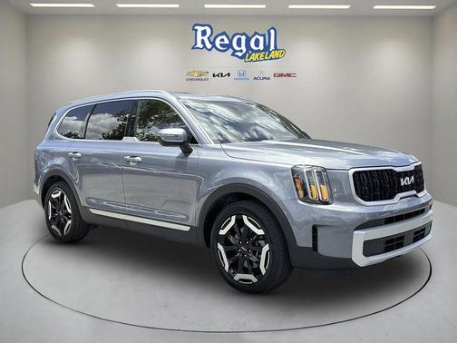 Everlasting Silver 2024 Kia Telluride EX