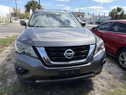 Gun Metallic 2019 Nissan Pathfinder SV