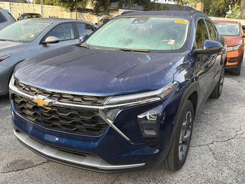 Blue Glow Metallic 2024 Chevrolet Trax LT