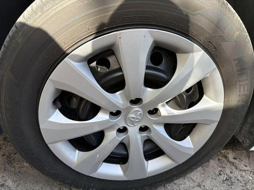 Ice 2024 Toyota Corolla LE