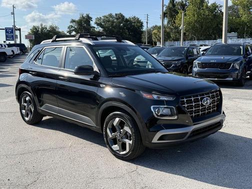 Onyx Black 2024 Hyundai VENUE SEL