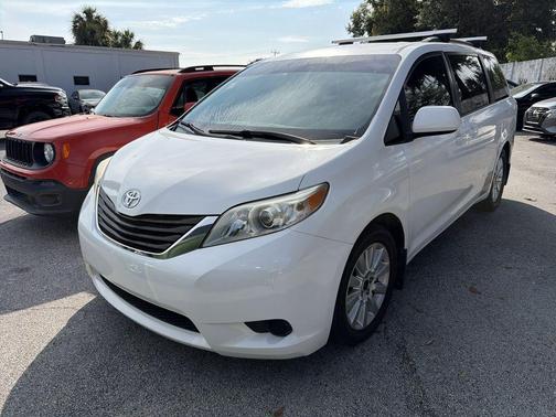 Super White 2011 Toyota Sienna LE