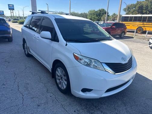 Super White 2011 Toyota Sienna LE