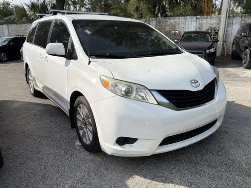 Super White 2011 Toyota Sienna LE