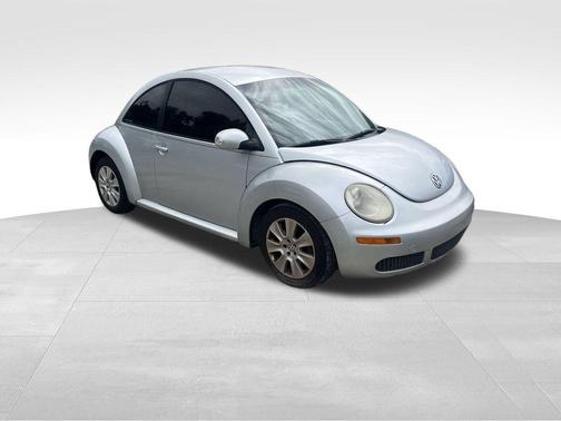 2008 Volkswagen New Beetle S