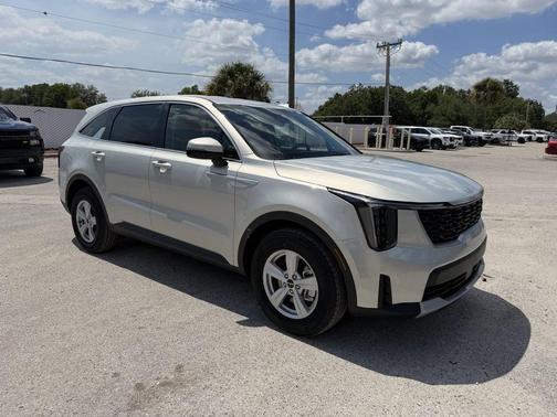 Ivory Silver 2026 Kia Sorento LX