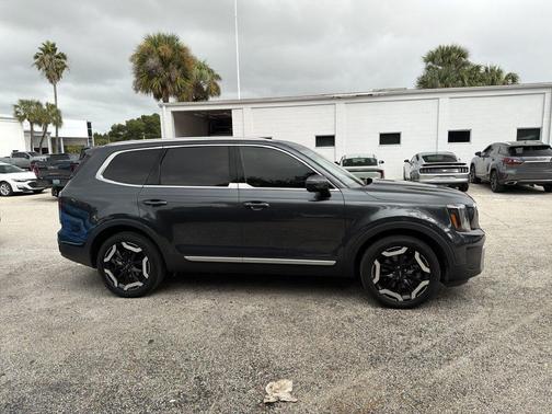 Gravity Gray 2024 Kia Telluride EX