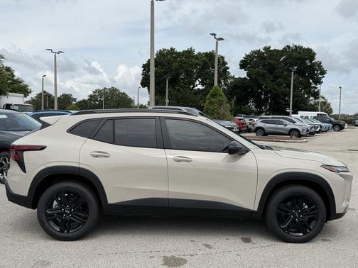 White Sand 2026 Chevrolet Trax ACTIV