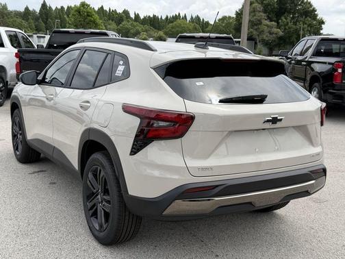 White Sand 2026 Chevrolet Trax ACTIV