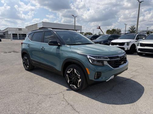 Blue / Black 2026 Kia Seltos SX