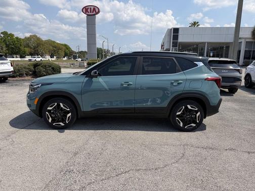 Blue / Black 2026 Kia Seltos SX