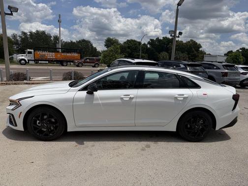 Snow White Pearl 2026 Kia K5 GT-Line