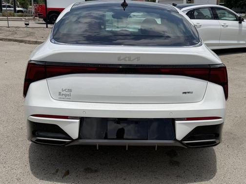 Snow White Pearl 2026 Kia K5 GT-Line