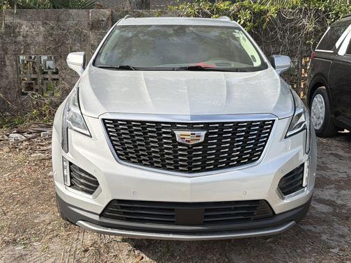 Radiant Silver Metallic 2020 Cadillac XT5 Premium Luxury
