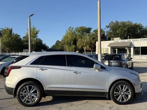 Radiant Silver Metallic 2020 Cadillac XT5 Premium Luxury