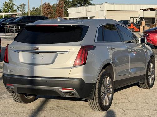 Radiant Silver Metallic 2020 Cadillac XT5 Premium Luxury
