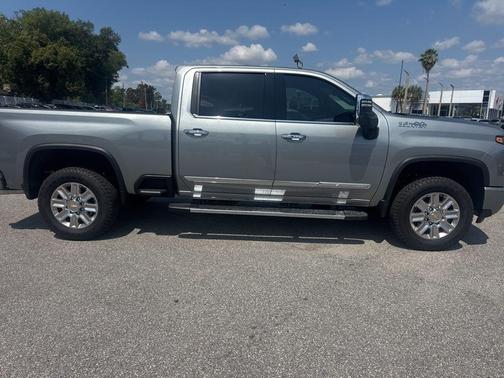 Sterling Gray Metallic 2025 Chevrolet Silverado 2500 High Country