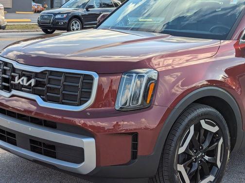 2023 Kia Telluride S