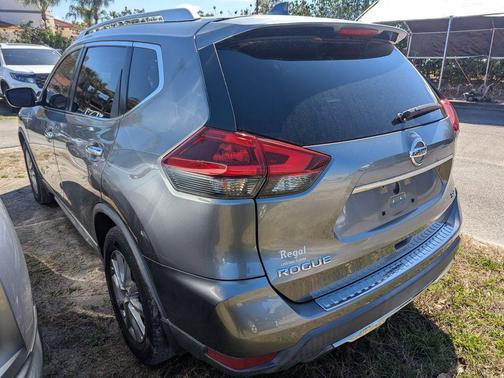 2018 Nissan Rogue SV