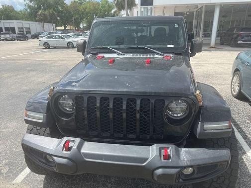 Black Clearcoat 2022 Jeep Gladiator Sport