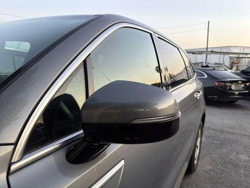 Everlasting Silver 2021 Kia Sorento LX